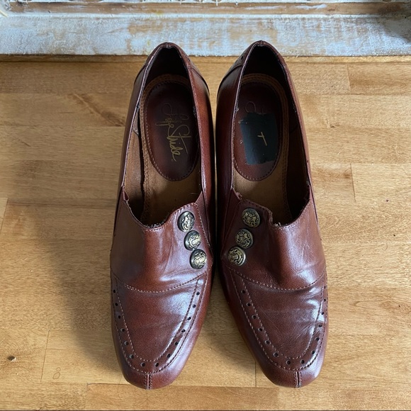 Brown Gilded Button Professor Heels - Picture 2 of 4